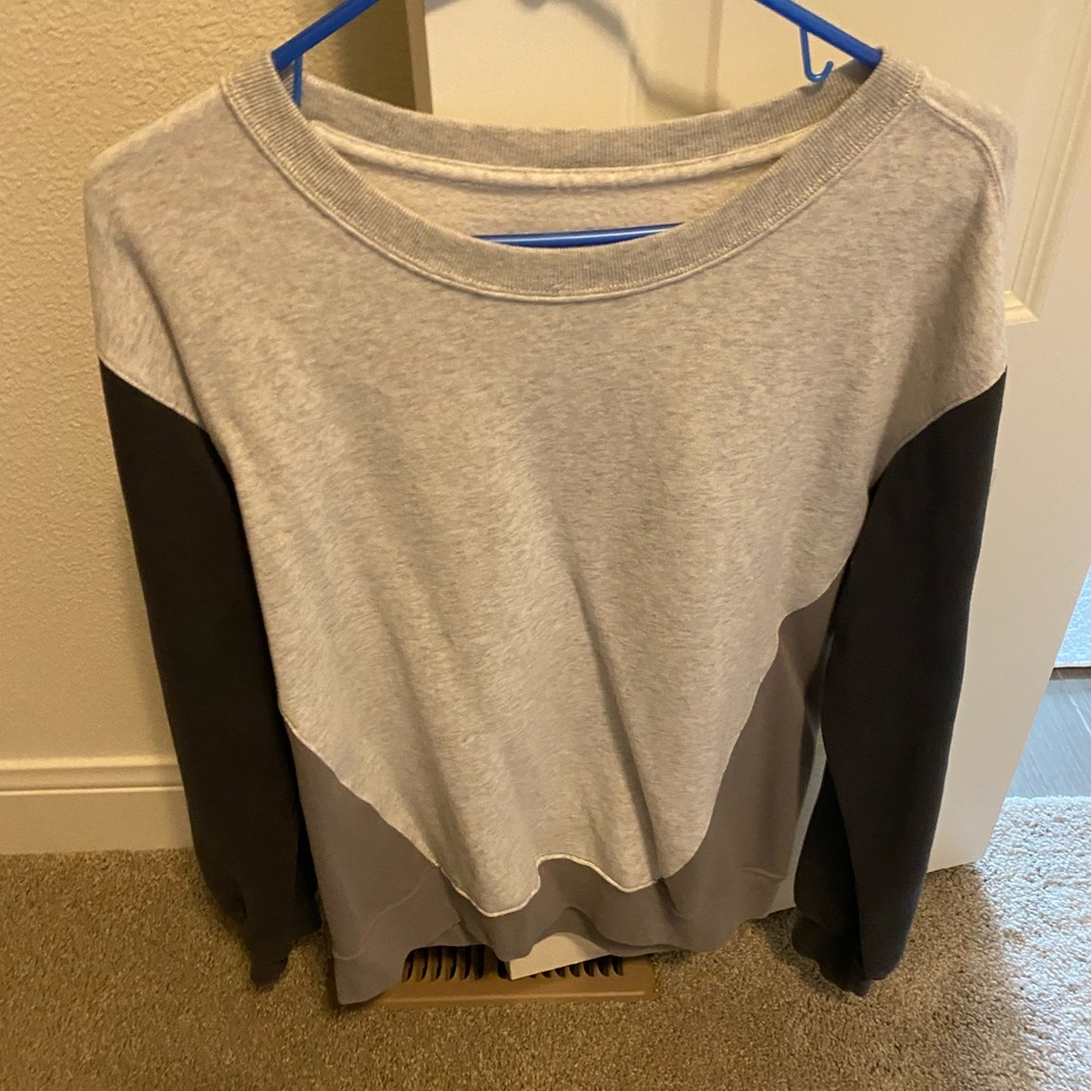 Super soft Abercrombie sweatshirt size medium
